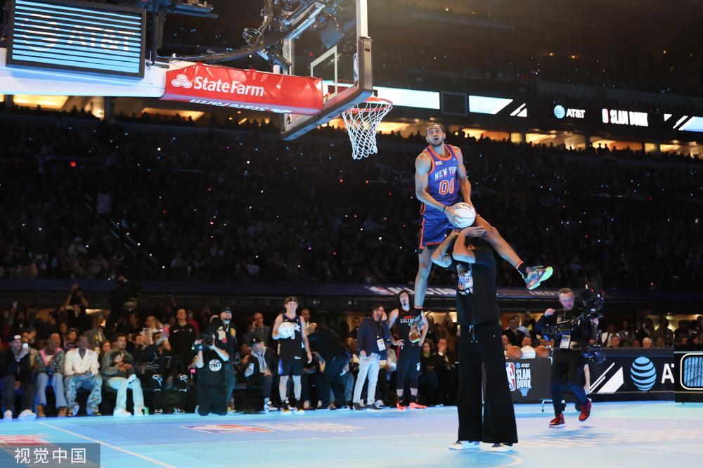 他不仅关注 他不仅关注